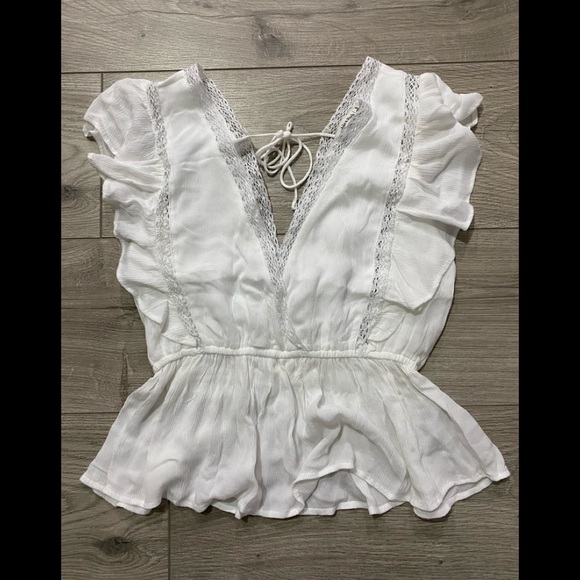 Abercrombie & Fitch, white flutter sleeve top - Picture 1 of 3